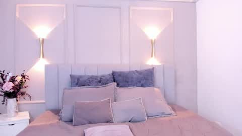 victoria  online show from February 10, 7:40 pm