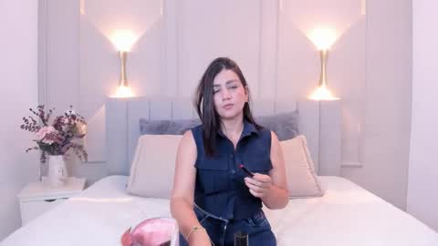 Snapshot of victoria_bourne chatting on February 12, 7:09 pm victoria online show from February 12, 7:09 pm