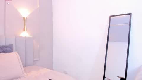 Snapshot of victoria_bourne chatting on February 13, 7:54 pm victoria online show from February 13, 7:54 pm