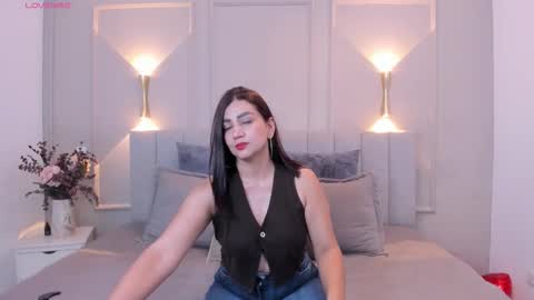 Snapshot of victoria_bourne chatting on February 17, 7:09 pm victoria online show from February 17, 7:09 pm