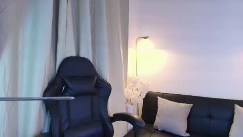 Victoria Collins online show from May 14, 3:13 am