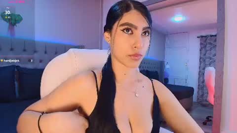 Snapshot of victoria_ellington chatting on June 13, 11:41 am online show from June 13, 11:41 am
