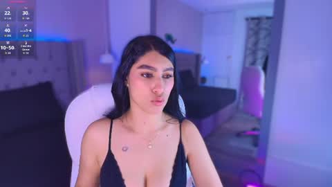Snapshot of victoria_ellington chatting on July 9, 11:58 am online show from July 9, 11:58 am