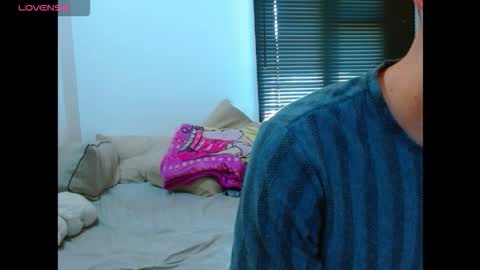 Snapshot of victoria_house14 chatting on March 22, 7:06 pm victoria_house14 online show from March 22, 7:06 pm