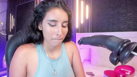 Victoria Houston  online show from September 11, 7:47 pm