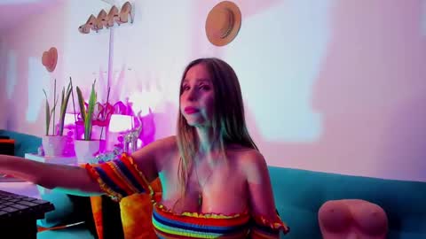 Snapshot of victoria_jhones chatting on February 4, 1:45 am Victoria online show from February 4, 1:45 am