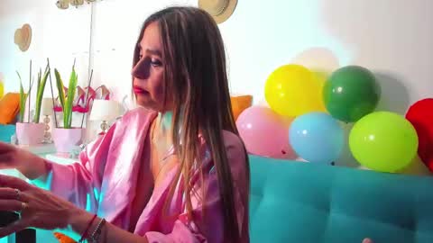 Snapshot of victoria_jhones chatting on February 14, 10:58 pm Victoria online show from February 14, 10:58 pm