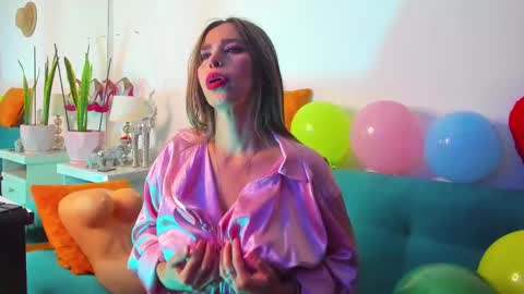 Snapshot of victoria_jhones chatting on February 15, 5:09 am Victoria online show from February 15, 5:09 am