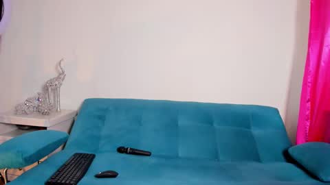 Snapshot of victoria_jhones chatting on November 17, 5:08 pm Victoria online show from November 17, 5:08 pm