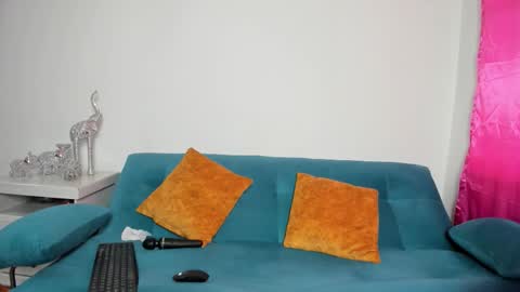 Snapshot of victoria_jhones chatting on December 14, 5:51 pm Victoria online show from December 14, 5:51 pm