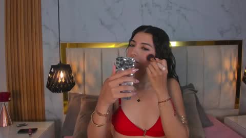 Snapshot of victoria_joliegb chatting on January 28, 12:43 pm Victoria Lozano online show from January 28, 12:43 pm