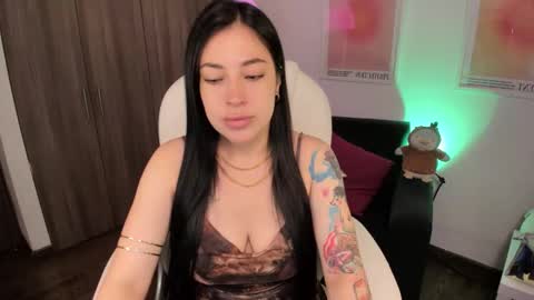 Snapshot of victoria_korss chatting on November 11, 2:44 am Victoria online show from November 11, 2:44 am