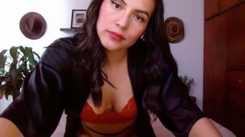 VICTORIA MARTELO online show from March 5, 3:19 pm