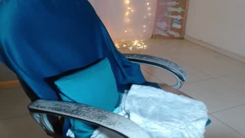 VICKY online show from January 19, 1:53 am
