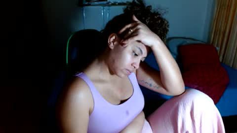 Snapshot of victoria_miler chatting on July 18, 3:38 pm VICKY online show from July 18, 3:38 pm