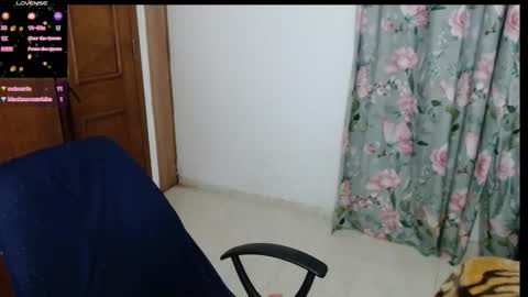 Snapshot of victoria_milf06 chatting on February 20, 9:00 am victoria online show from February 20, 9:00 am