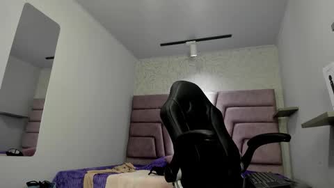 Vicky  online show from November 4, 7:13 pm