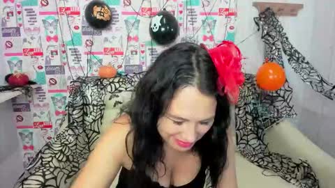 Snapshot of victoria_panther chatting on October 31, 9:10 am Victoria online show from October 31, 9:10 am