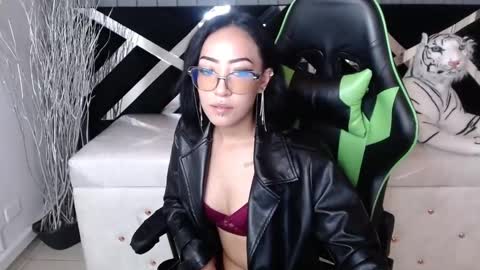 Victoria  online show from January 11, 4:57 pm