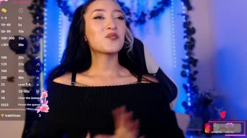 Snapshot of victoria_ricci_a chatting on April 7, 12:00 am Victoria online show from April 7, 12:00 am