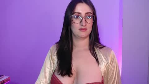 Victoria online show from December 3, 8:06 pm