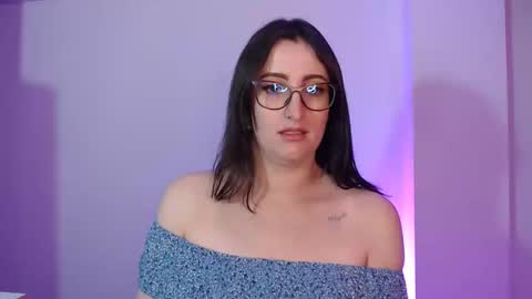 Victoria online show from December 18, 7:30 pm