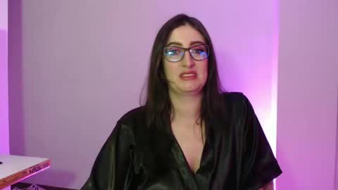 Victoria online show from January 9, 7:40 pm