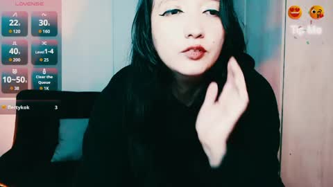 Snapshot of victoria_smile_ chatting on May 5, 11:13 pm Victoria online show from May 5, 11:13 pm