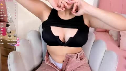 Snapshot of victoria_vallejo chatting on February 16, 2:46 pm victoria online show from February 16, 2:46 pm