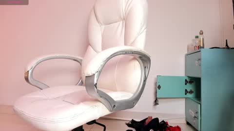 Snapshot of victoriaa_millers chatting on February 26, 9:42 am Victoria Sofia online show from February 26, 9:42 am