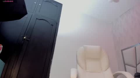 Snapshot of victoriaa_millers chatting on June 12, 8:19 pm Victoria Sofia online show from June 12, 8:19 pm
