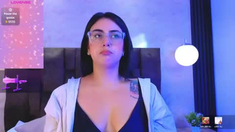 Victoria Andrade online show from May 14, 12:45 pm
