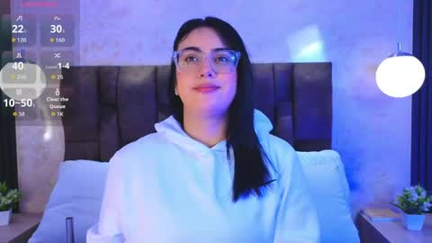 Victoria Andrade online show from May 26, 12:01 pm
