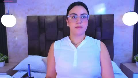 Victoria Andrade online show from May 27, 12:24 pm