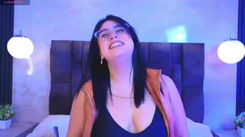 Victoria Andrade online show from July 10, 12:30 pm