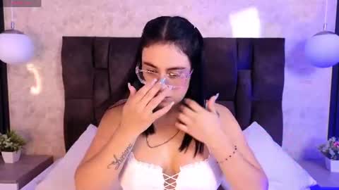 Victoria Andrade online show from July 18, 11:36 am