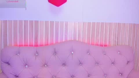 Snapshot of victoriaashford chatting on December 14, 12:10 pm Vicky online show from December 14, 12:10 pm