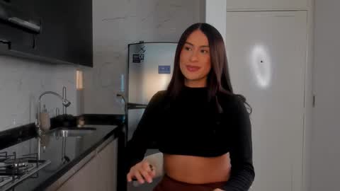 Vcitoria online show from December 17, 12:05 am