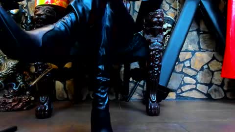 Victoria Heller online show from October 5, 4:44 am