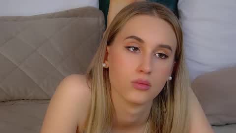 Snapshot of victoriahopson chatting on October 16, 6:42 pm Victoria online show from October 16, 6:42 pm