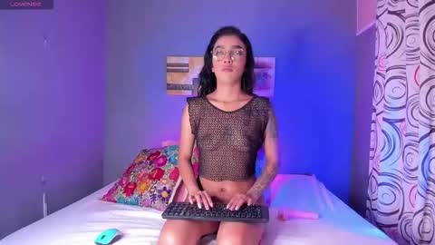 Snapshot of victoriameller chatting on November 13, 10:41 pm victoriameller online show from November 13, 10:41 pm