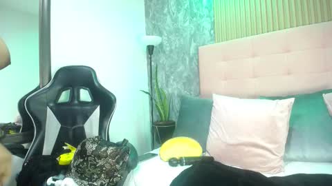 victoriamil1 online show from November 21, 8:51 pm