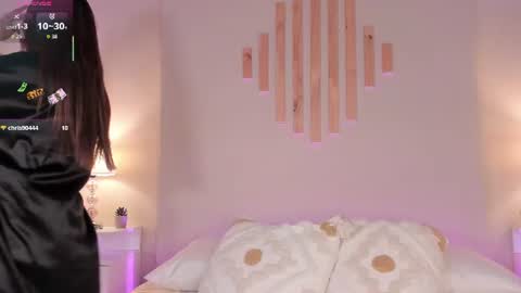 Snapshot of victorianoah_ chatting on June 24, 7:35 pm Victoria online show from June 24, 7:35 pm