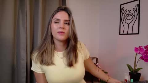 VictoriaNova online show from February 12, 4:35 pm