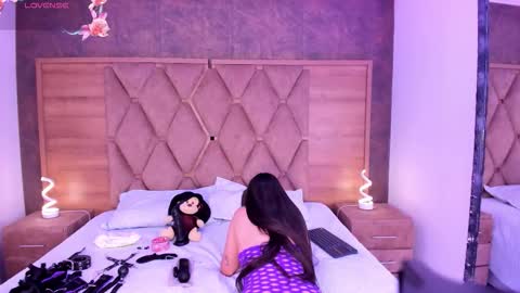 victoriasanz_ online show from November 16, 5:35 am