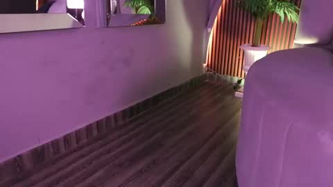 hi Im daniela  I will be online again in 15 hours after each transmission 3 online show from December 20, 10:39 pm