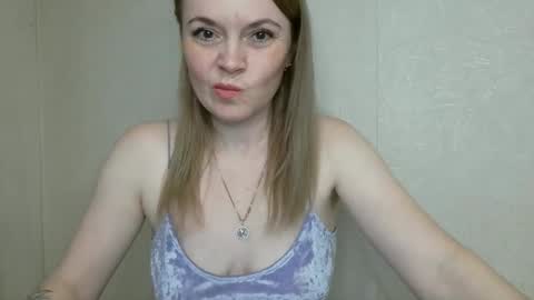 Snapshot of victoriia_secret chatting on March 27, 3:12 pm Victoria online show from March 27, 3:12 pm