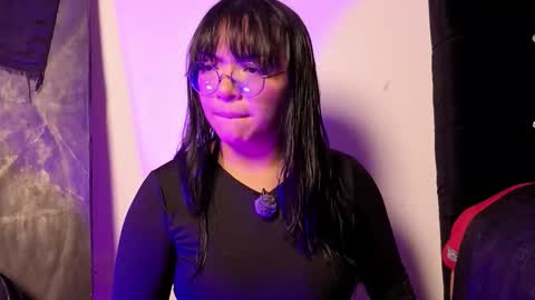 Snapshot of victoriia_thompson chatting on February 20, 8:31 pm victoriia_thompson online show from February 20, 8:31 pm