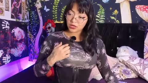 Snapshot of victoriia_thompson chatting on April 3, 9:57 pm victoriia_thompson online show from April 3, 9:57 pm