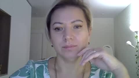 victorynika online show from December 4, 7:39 am